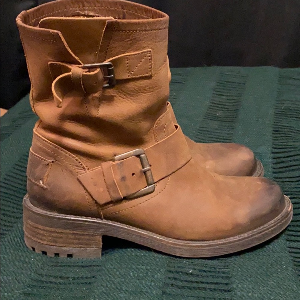 Steve Madden Brown Leather Distressed Boots